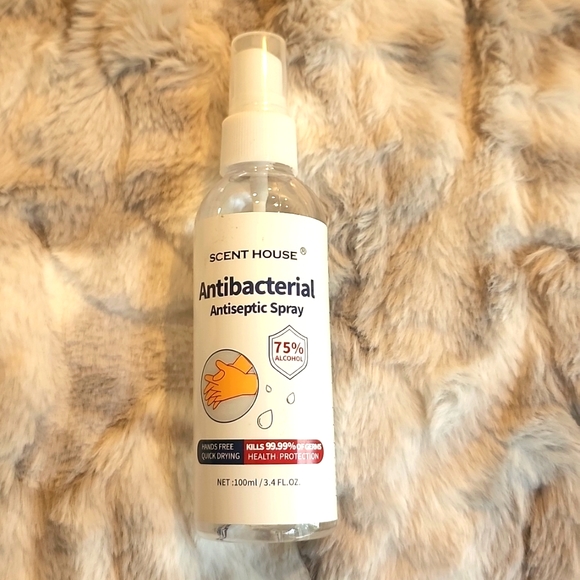 DermaSkin Beauty - 1.50mm roller * Vitamin C Serum * Antibacterial Cleanser - Picture 6 of 9